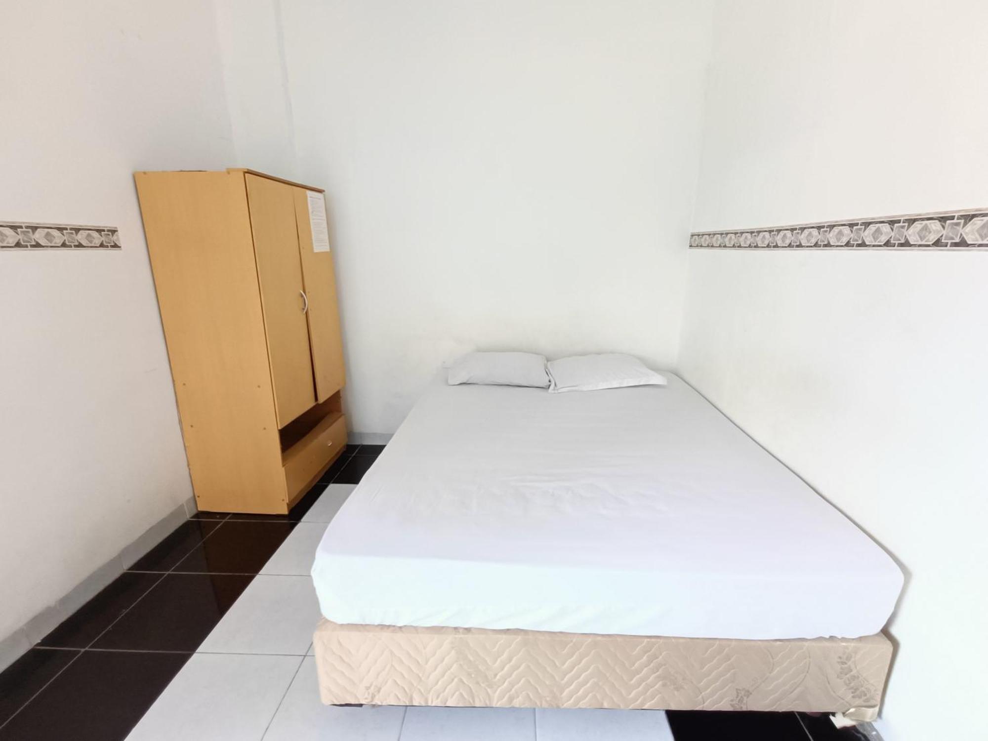 OYO 90260 Bumi Merpati Residence Macáçar Exterior foto