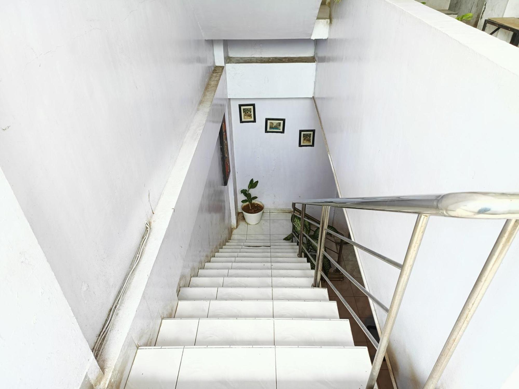 OYO 90260 Bumi Merpati Residence Macáçar Exterior foto